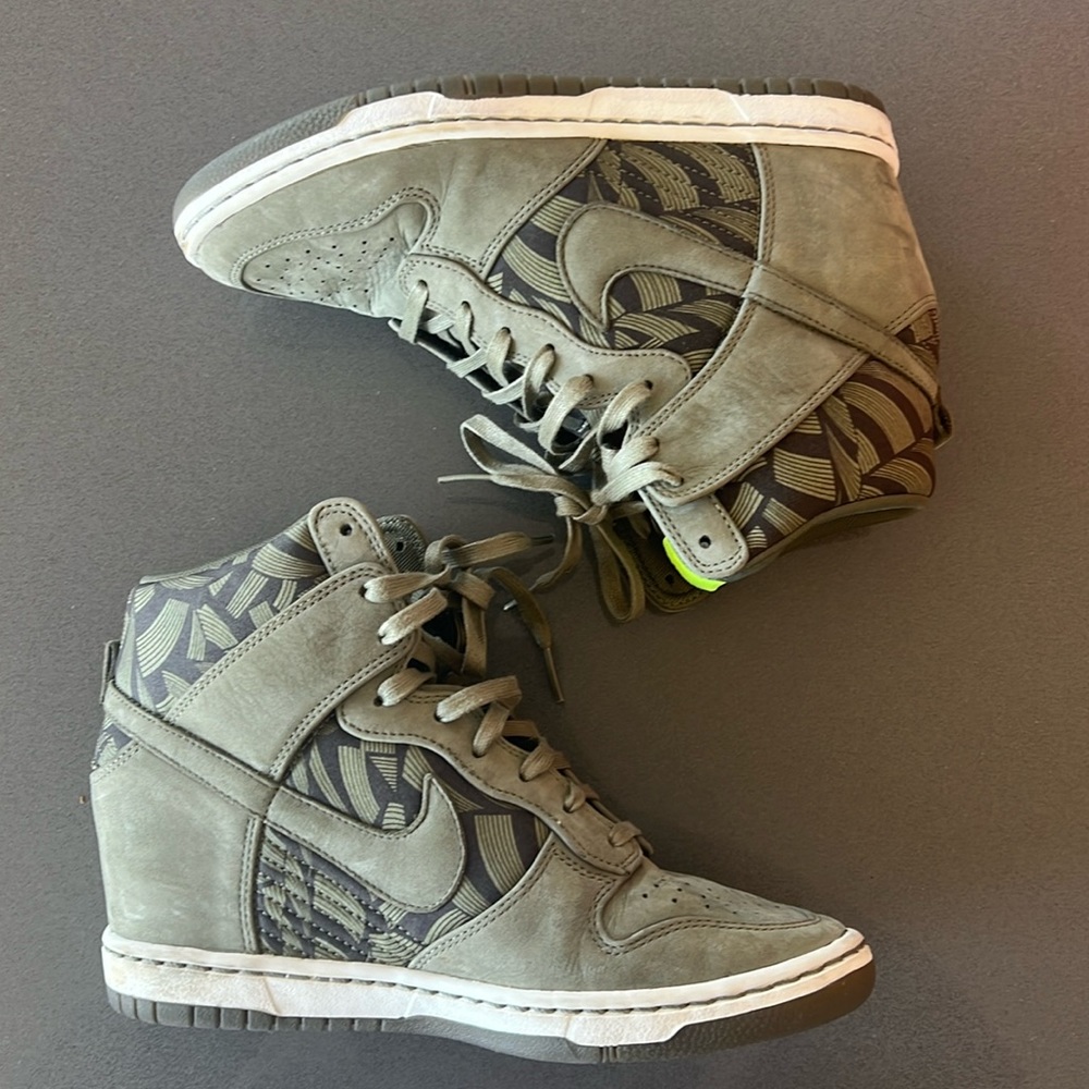Nike Dunk Sky Hi Liberty of London, internal wedge. Premium Nubuck Leather. W 7